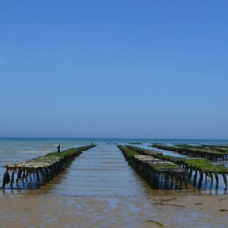 Maison renovee en pierres avec jardin près Omaha beach&Bayeux à 5mn de Port en Bessin Commes Extérieur photo