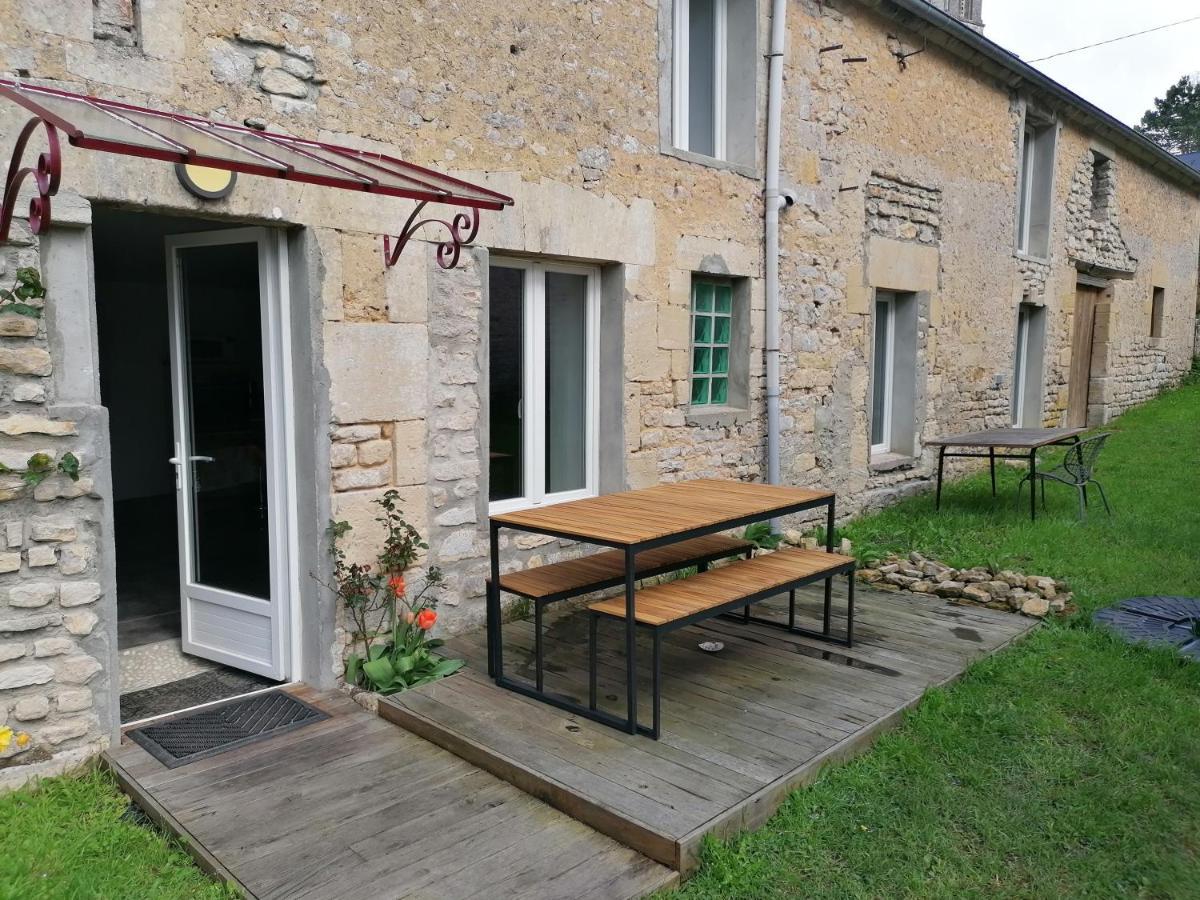Maison renovee en pierres avec jardin près Omaha beach&Bayeux à 5mn de Port en Bessin Commes Extérieur photo