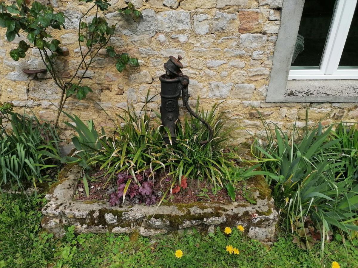 Maison renovee en pierres avec jardin près Omaha beach&Bayeux à 5mn de Port en Bessin Commes Extérieur photo