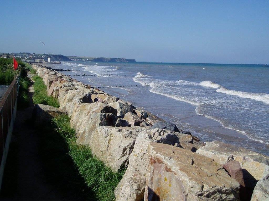Maison renovee en pierres avec jardin près Omaha beach&Bayeux à 5mn de Port en Bessin Commes Extérieur photo